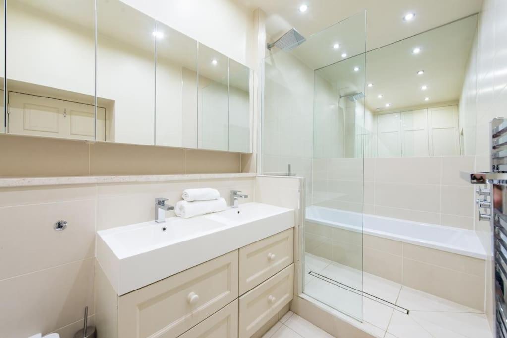Self Catering , City Centre Apartment With Parking Единбург Екстериор снимка