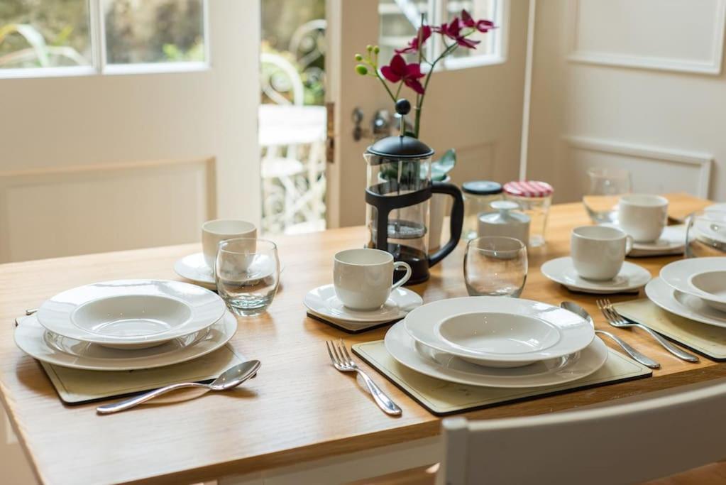 Self Catering , City Centre Apartment With Parking Единбург Екстериор снимка