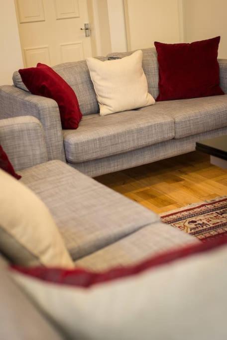 Self Catering , City Centre Apartment With Parking Единбург Екстериор снимка