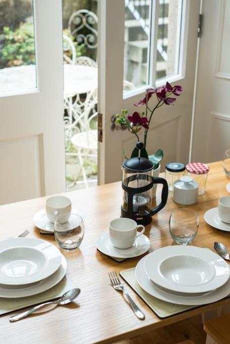 Self Catering , City Centre Apartment With Parking Единбург Екстериор снимка