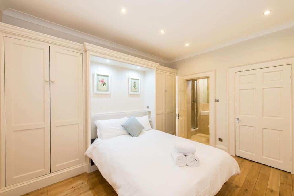 Self Catering , City Centre Apartment With Parking Единбург Екстериор снимка