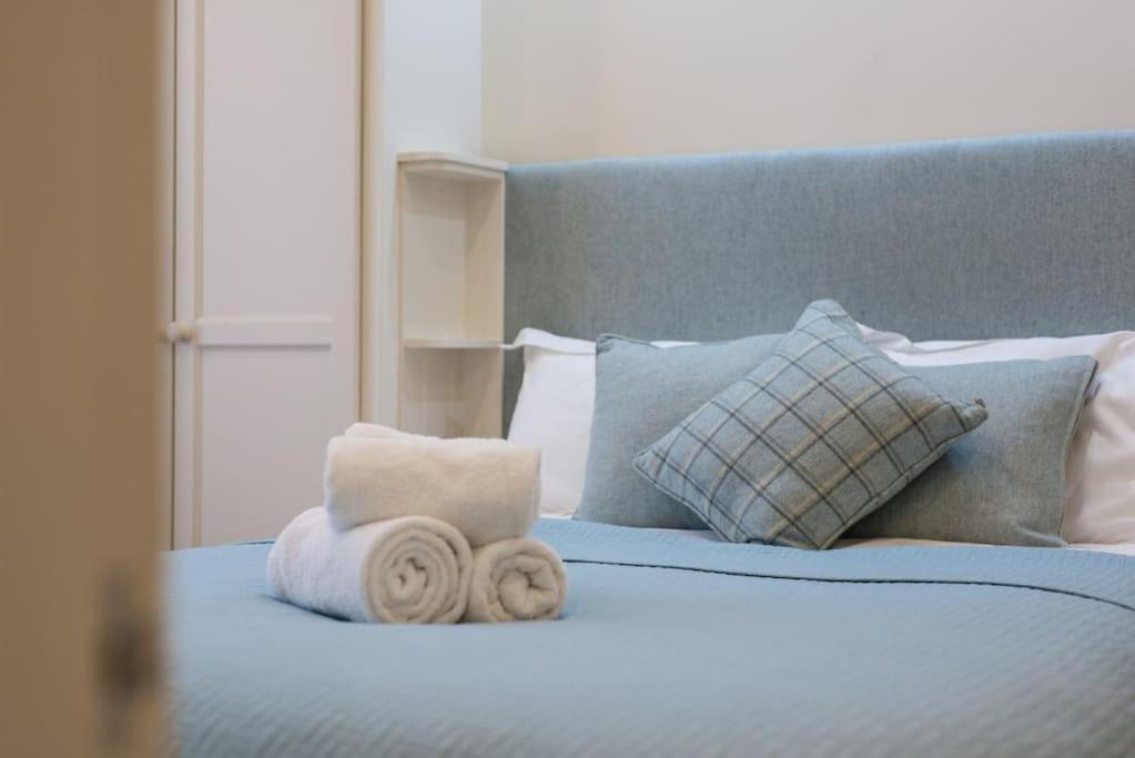 Self Catering , City Centre Apartment With Parking Единбург Екстериор снимка